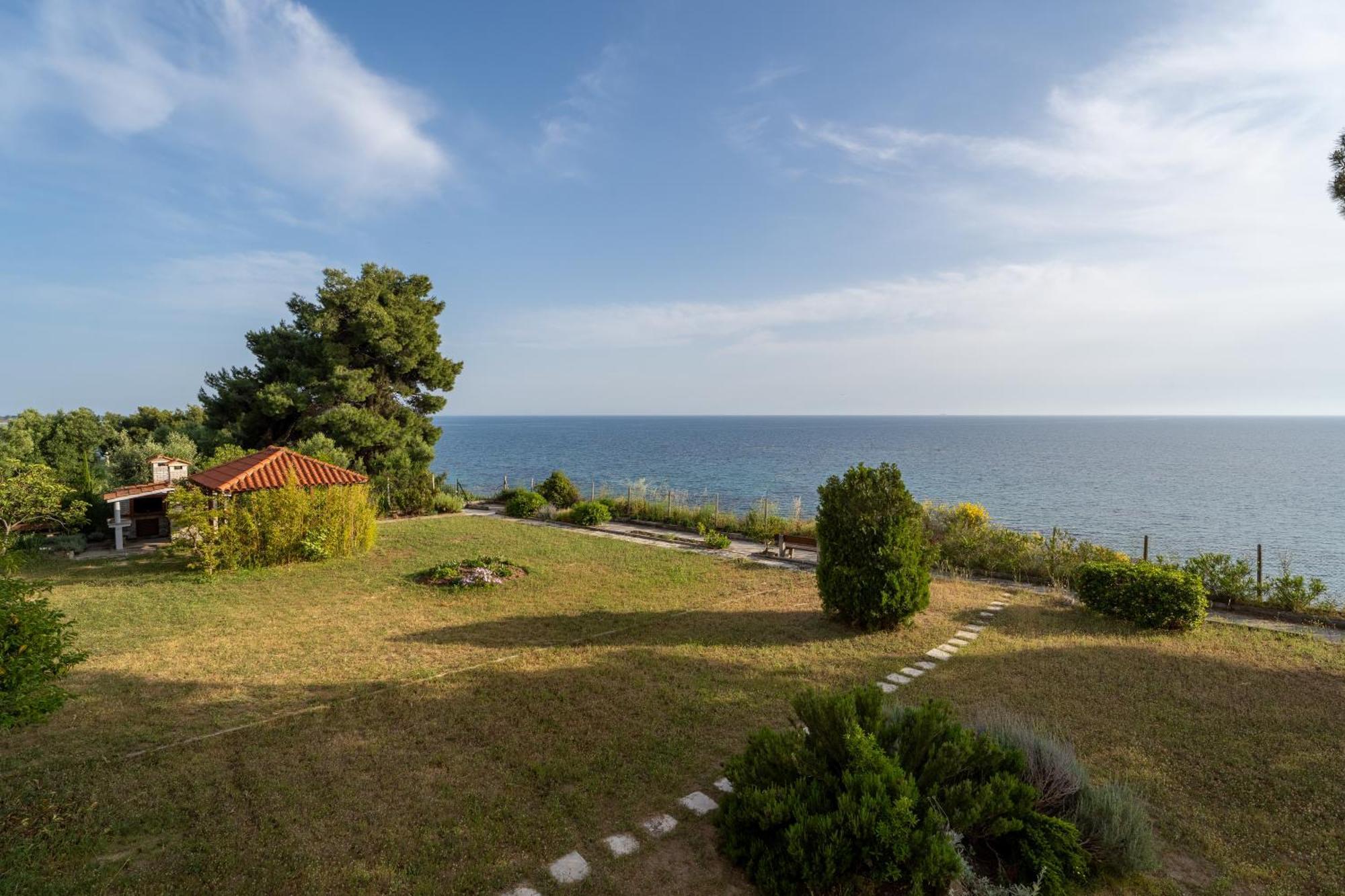Sunshine House Offering Spectacular Views To Olymp A Apartamento Néa Iráklia Exterior foto